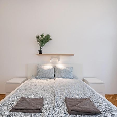 Luxurious Downtown Family Suite Budapest Eksteriør billede