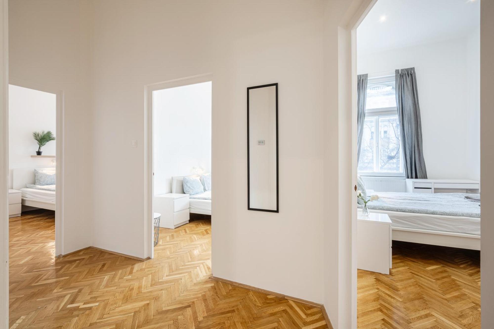 Luxurious Downtown Family Suite Budapest Eksteriør billede