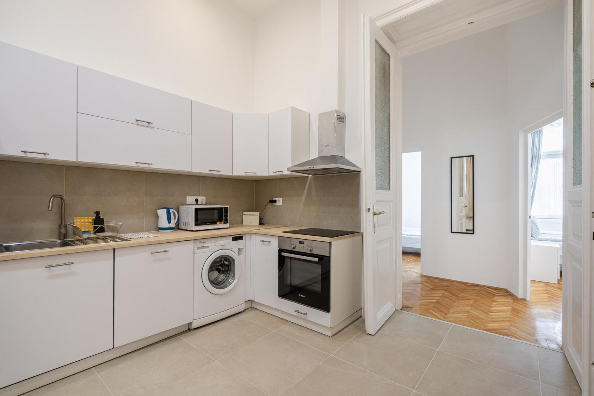 Luxurious Downtown Family Suite Budapest Eksteriør billede